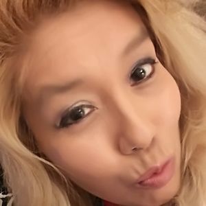 Meet your Posher, Glory